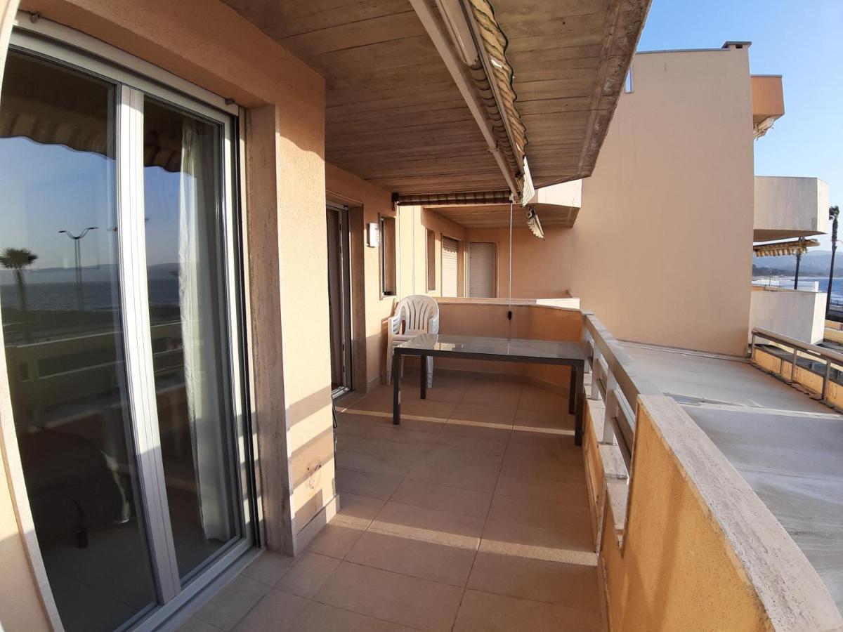Appartement Cavalaire Face A La Mer Kültér fotó